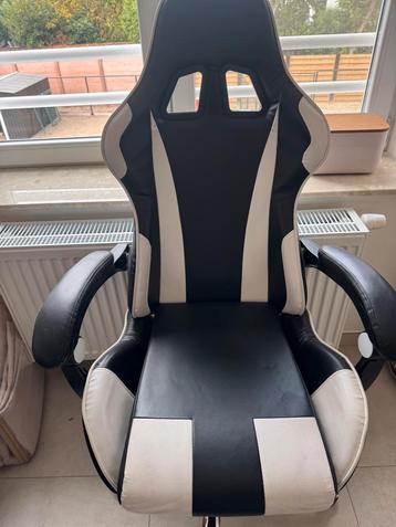 Gamingstoel te koop beschikbaar voor biedingen