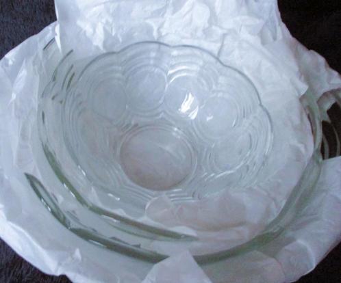 4 glazen kommen , perfecte staat, Huis en Inrichting, Keuken | Servies, Zo goed als nieuw, Kom(men), Overige stijlen, Glas, Ophalen of Verzenden
