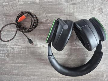 Gebruikte draadloze Xbox-headset beschikbaar voor biedingen