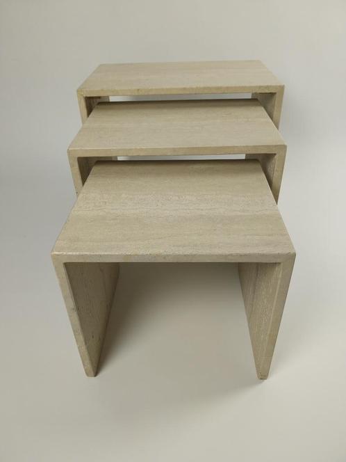Set van 3 Italiaanse Travertijn Nesting Tables, jaren 70, Huis en Inrichting, Tafels | Sidetables, Gebruikt, 25 tot 50 cm, 50 tot 100 cm