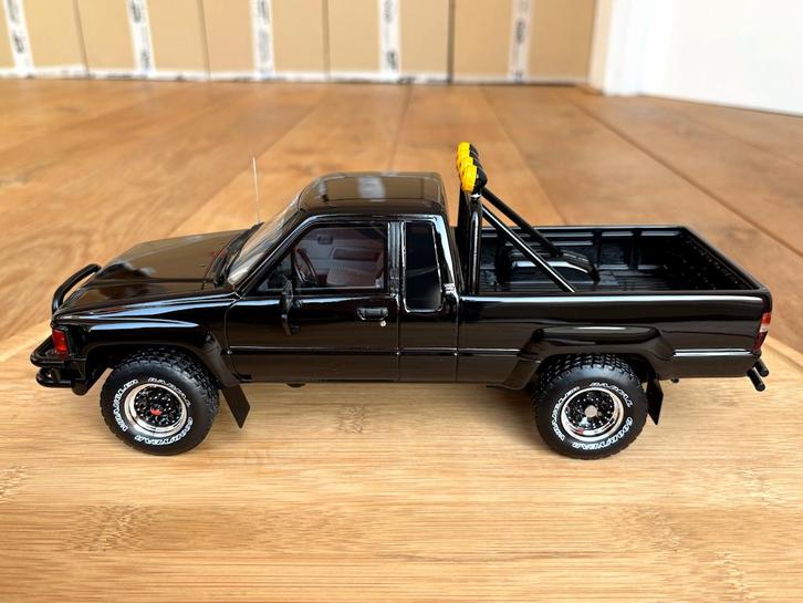 Toyota Hilux SR5 Back to the Future 1:18 OttO Mobile OT481B, Hobby en Vrije tijd, Modelauto's | 1:18, Nieuw, Auto, OttOMobile