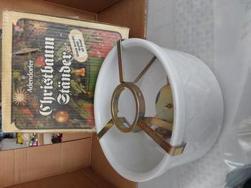 witte vintage keramiek kerstboom staander beschikbaar voor biedingen