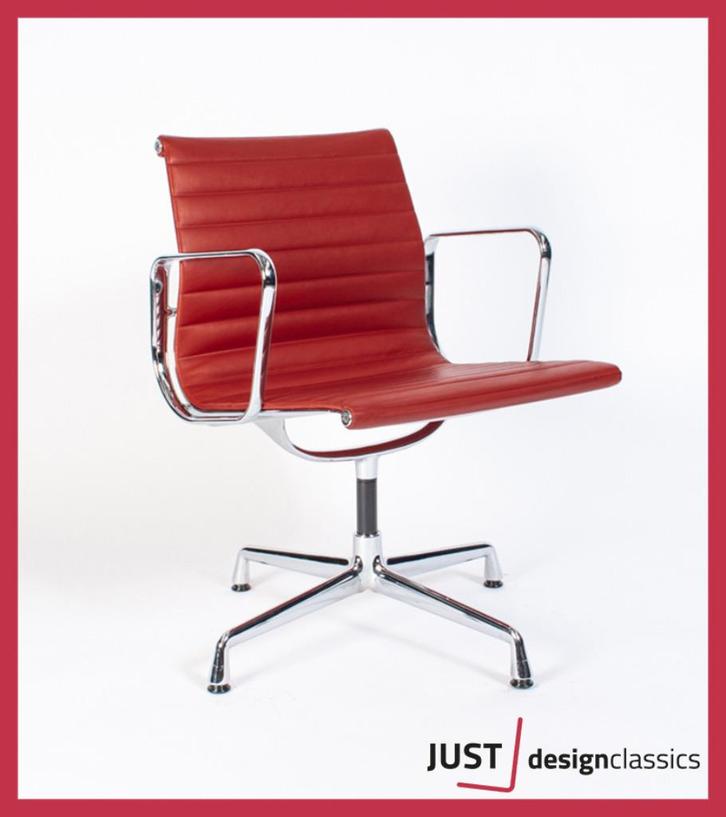 !AANBIEDING! Vitra ea108 Rood Leder Chroom (4 beschikbaar), Huis en Inrichting, Stoelen, Zo goed als nieuw, Vijf, Zes of meer stoelen