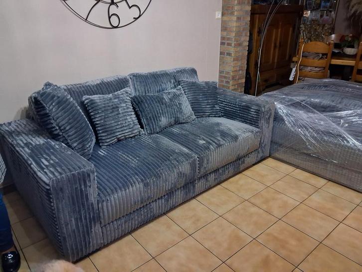 Tout nouveau salon 3+2, Maison & Meubles, Canapés | Coins salons complets, Enlèvement