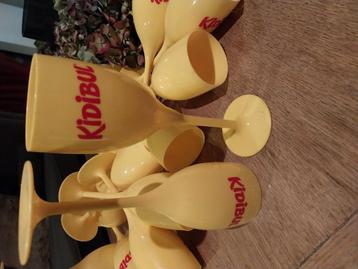 Champagneglazen voor kinderen beschikbaar voor biedingen