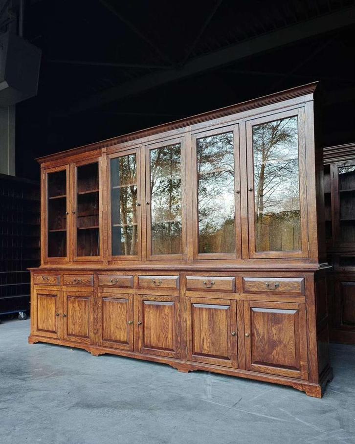 Antieke eikenhouten winkelkast | Brede buffetkast #2368, Antiek en Kunst, Antiek | Meubels | Kasten, Ophalen of Verzenden