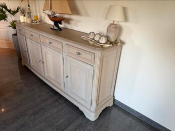 Dressoir te koop beschikbaar voor biedingen