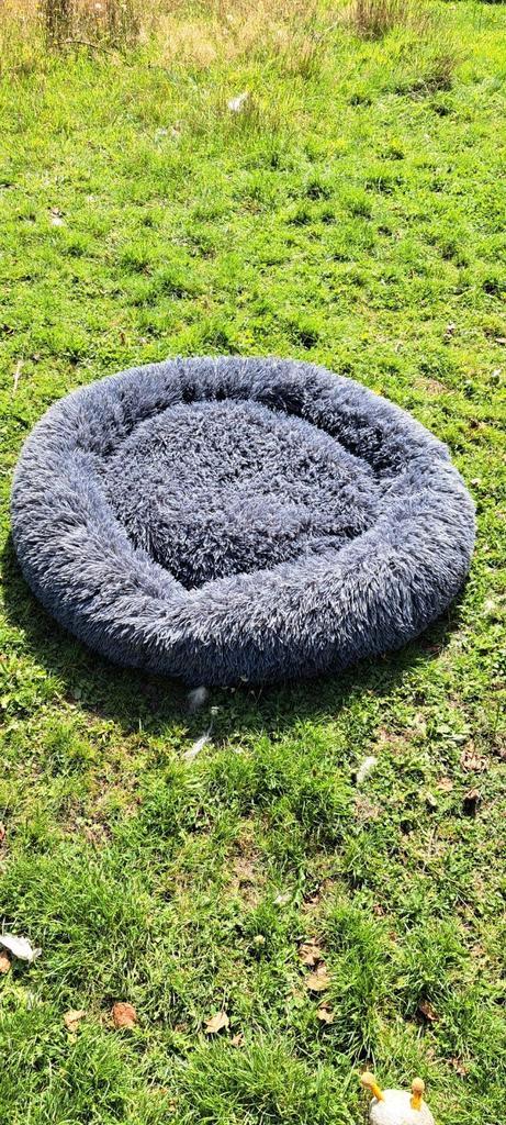 Donut voor middelgrote tot grote hond (diameter 95), Dieren en Toebehoren, Hondenmanden, Zo goed als nieuw, Ophalen of Verzenden