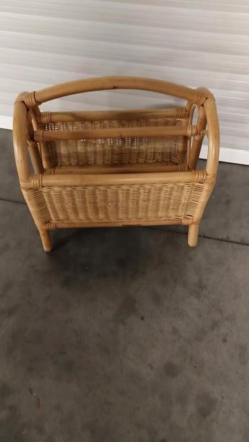 Porte-journal vintage rotin  beschikbaar voor biedingen
