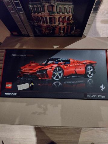 Lego - Ferrari Daytona SP3 - 42143 beschikbaar voor biedingen