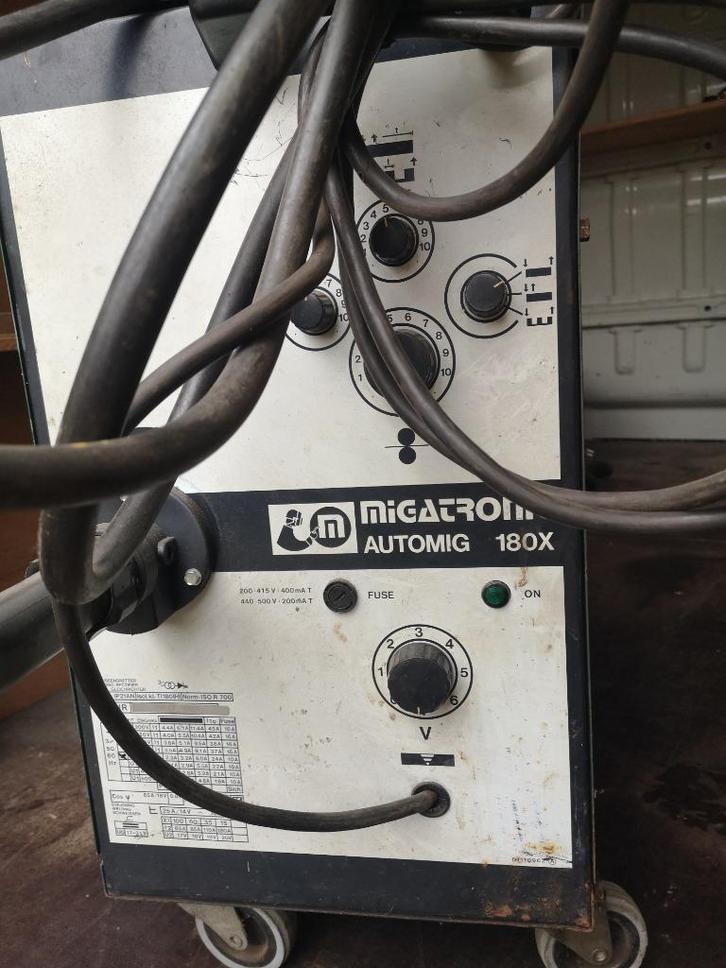 HALFAUTOMAAT 180 Amp spotlas /pulseren lassen, Doe-het-zelf en Bouw, Gereedschap | Lasapparaten, Gebruikt, CO2, 150 tot 250 ampère