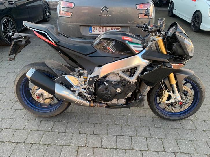 2011 Aprilia Tuono 1000 V4, Motos, Motos | Aprilia, Particulier, Naked bike, plus de 35 kW, 4 cylindres, Permis Moto A, ABS, Quickshifter