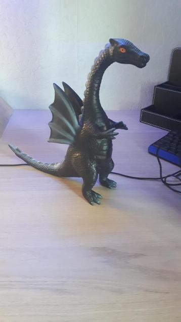 Figurine dragon en plastic souple
