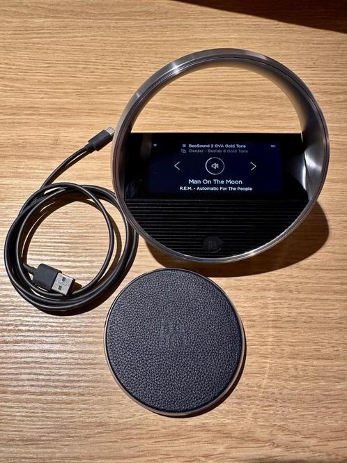 Bang & Olufsen Beoremote Halo + B&O charging pad - B&O, Audio, Tv en Foto, Afstandsbedieningen, Zo goed als nieuw, Origineel, Met display