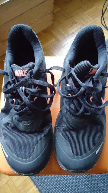 Sportschoenen Nike maat 40 beschikbaar voor biedingen