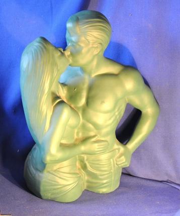 statue couple amoureux faience creuse et verte 