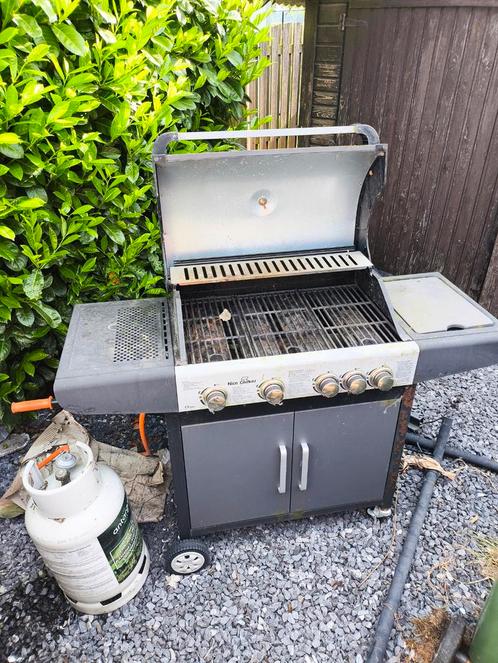 Gas bbq + bijna volle gles gas., Tuin en Terras, Gasbarbecues, Gebruikt, Ophalen