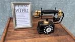 leuke antieke telefoon met kader, Antiek en Kunst, Antiek | Woonaccessoires, Ophalen