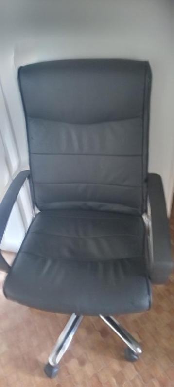 Bureau stoel  beschikbaar voor biedingen