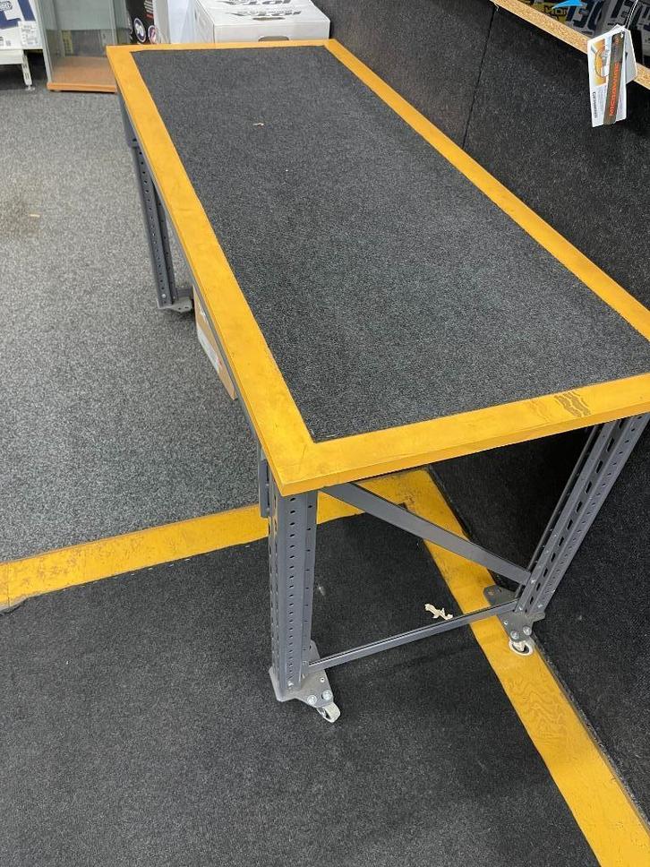 table sur roulette, Antiek en Kunst, Antiek | Meubels | Tafels, Ophalen