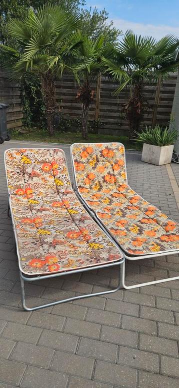 vintage jaren 70 tuinset in mooie staat beschikbaar voor biedingen