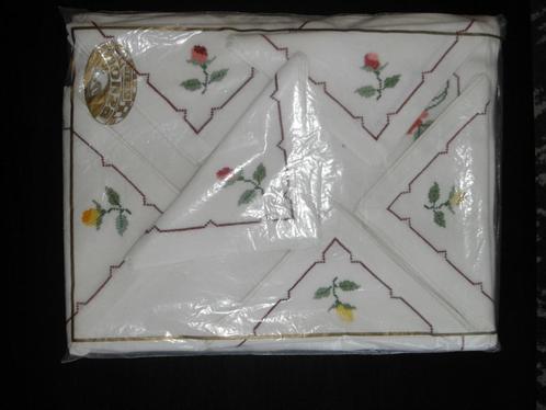 Nappe ancienne aux points de croix, Antiek en Kunst, Curiosa en Brocante, Ophalen