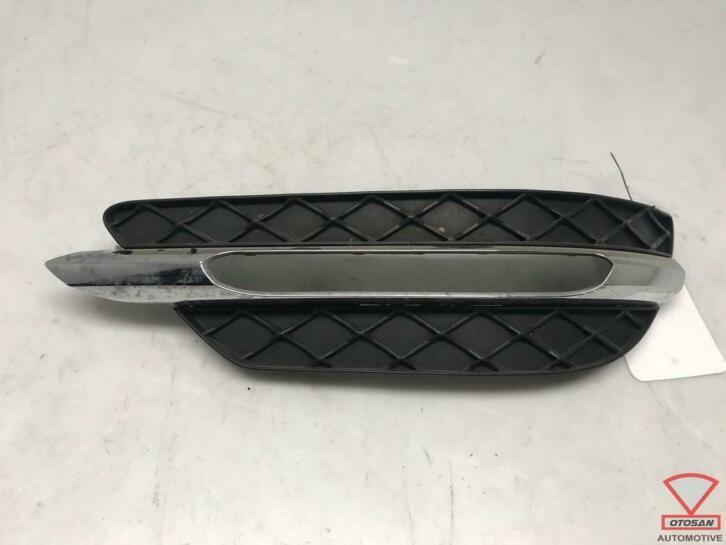 mercedes c klasse w204 voorbumper rooster rechts a2048803324, Auto-onderdelen, Carrosserie, Bumper, Mercedes-Benz, Rechts, Gebruikt
