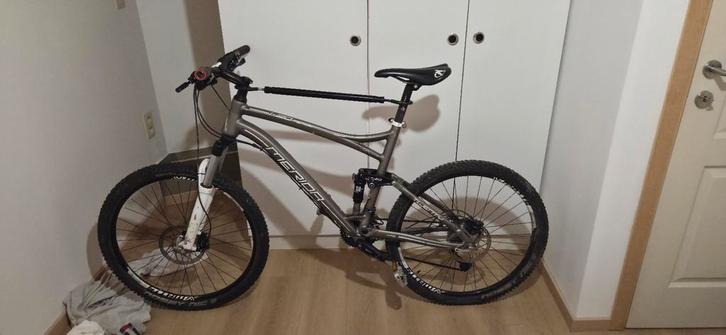 VTT Merida Full Suspension 26" – Un vélo fiable, robuste, Vélos & Vélomoteurs, Vélos | VTT & Mountainbikes, Utilisé, Merida, Enlèvement ou Envoi