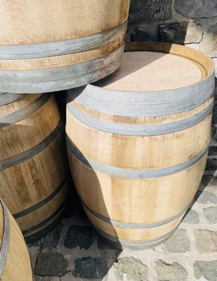 Houten vaten 225 liter (eikenhout). Uitstekende conditie., Tuin en Terras, Houtskoolbarbecues, Zo goed als nieuw, Ophalen of Verzenden