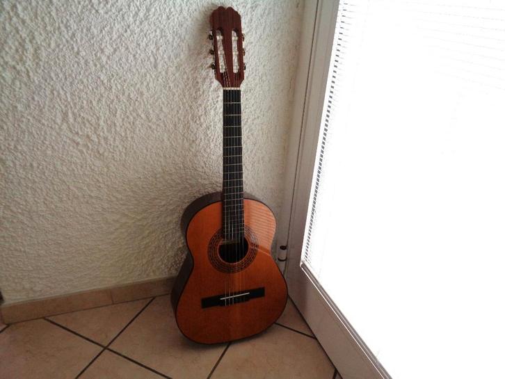 Guitare acoustique admira Infante enfant avec housse, Musique & Instruments, Instruments | Accessoires, Utilisé, Guitare acoustique