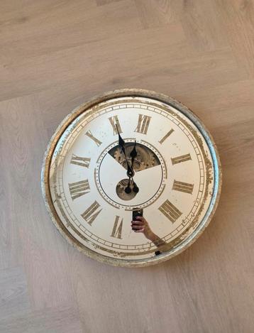 Mooie wandklok spiegel goud/brons beschikbaar voor biedingen