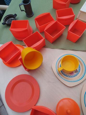 Speelgoed : kookfornuis met attributen beschikbaar voor biedingen