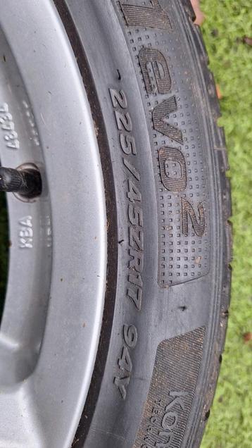 Velg en bijhorende band alles splinternieuw 225/45ZR17  beschikbaar voor biedingen