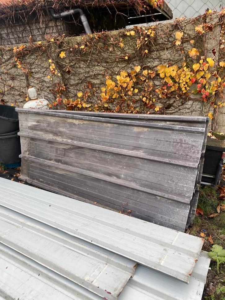 Te koop 28 tal dakplaten verschillende lengtes., Tuin en Terras, Tuinhuizen, Gebruikt, Metaal, 250 tot 300 cm, Minder dan 200 cm
