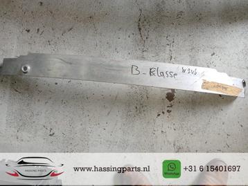 BUMPERBALK W176 A W246 B W117 CLA W156 GLA Bumper balk Merce beschikbaar voor biedingen