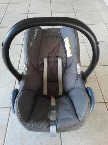 Maxi-cosi cabriofix beschikbaar voor biedingen