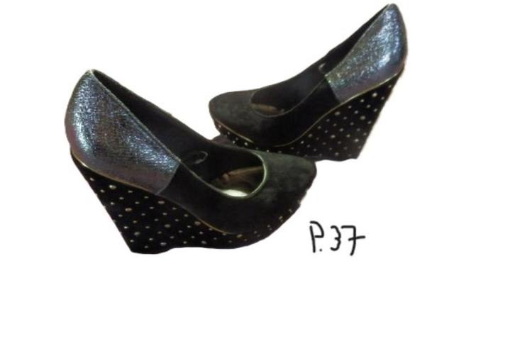 (36)- escarpins noirs et dorés femme p.37 -neuf - chausséa -, Vêtements | Femmes, Chaussures, Neuf, Escarpins, Noir, Enlèvement ou Envoi