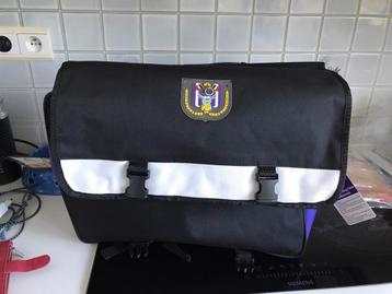 Nieuwe tas Anderlecht beschikbaar voor biedingen