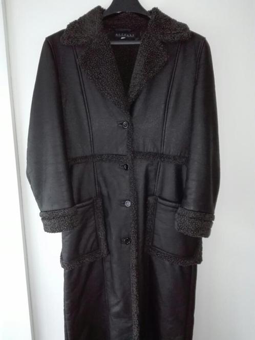 Lange shearling jas, mt 40, Kleding | Dames, Broeken en Pantalons, Zo goed als nieuw, Maat 38/40 (M), Zwart, Lang, Ophalen of Verzenden