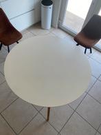 Ronde tafel wit met houten poten, Huis en Inrichting, Tafels | Salontafels, Ophalen of Verzenden, Zo goed als nieuw