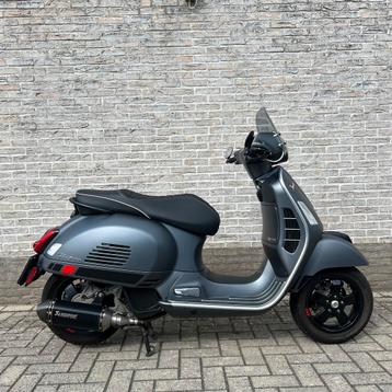 Magnifique VESPA GTS SUPER 125 - Akrapovic - FULL OPTION