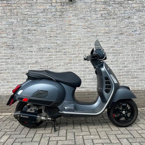 Magnifique VESPA GTS SUPER 125 - Akrapovic - FULL OPTION, Vélos & Vélomoteurs, Scooters | Vespa, Autres modèles, Essence, Enlèvement ou Envoi