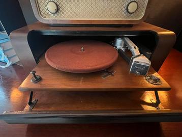 La Voix de Son Maître elektische grammofoon beschikbaar voor biedingen