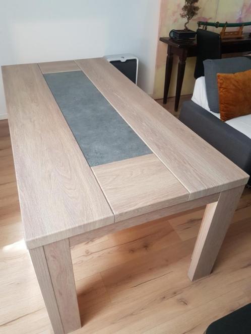 Eettafel massief met lengte 190 cm en hoogte  76 cm, Huis en Inrichting, Tafels | Eettafels, Gebruikt, 50 tot 100 cm, 150 tot 200 cm