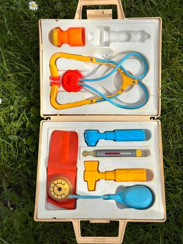 Vintage fisher-price medical kit dokterstas fisherprice
