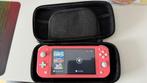 Nintendo Switch Lite 'Coral', Games en Spelcomputers, Ophalen, Roze of Coral, Zo goed als nieuw, Met beschermhoes of tas