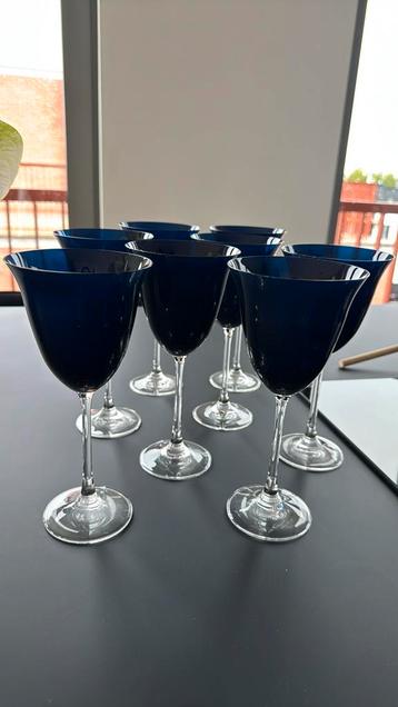 8 blauwe wijnglazen - nieuw beschikbaar voor biedingen