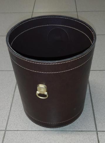 Seau range parapluies imitation cuir beschikbaar voor biedingen
