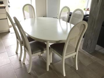 eetkamertafel beschikbaar voor biedingen