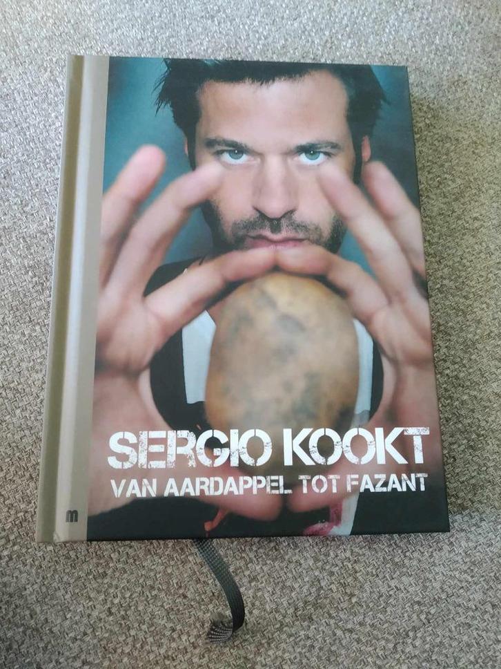 Sergio kookt deel 1 van aardappel tot fazant + gratis extra, Boeken, Kookboeken, Zo goed als nieuw, Nederland en België, Ophalen of Verzenden
